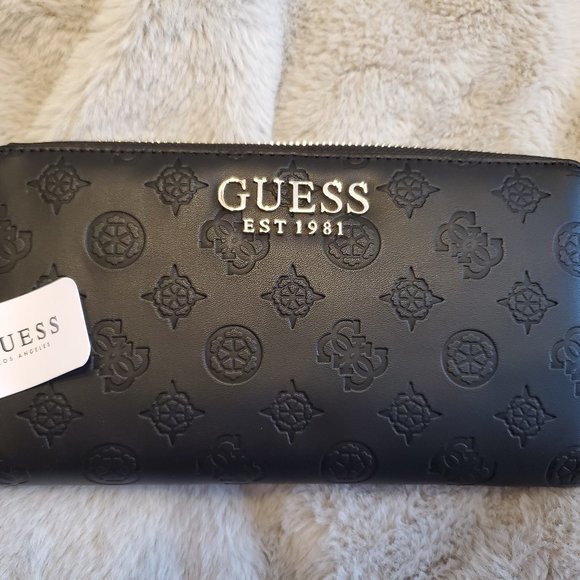 NWT Guess Wallet - Picture 1 of 6